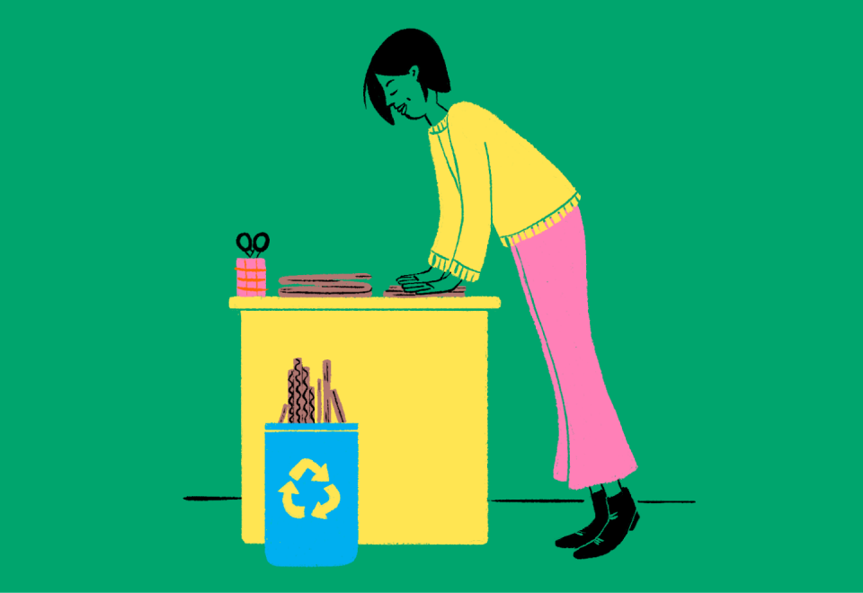 Header image featuring 'The Perfectionist' recycler, a comic-style character meticulously folding cardboard, from the Ecoembes social media campaign.